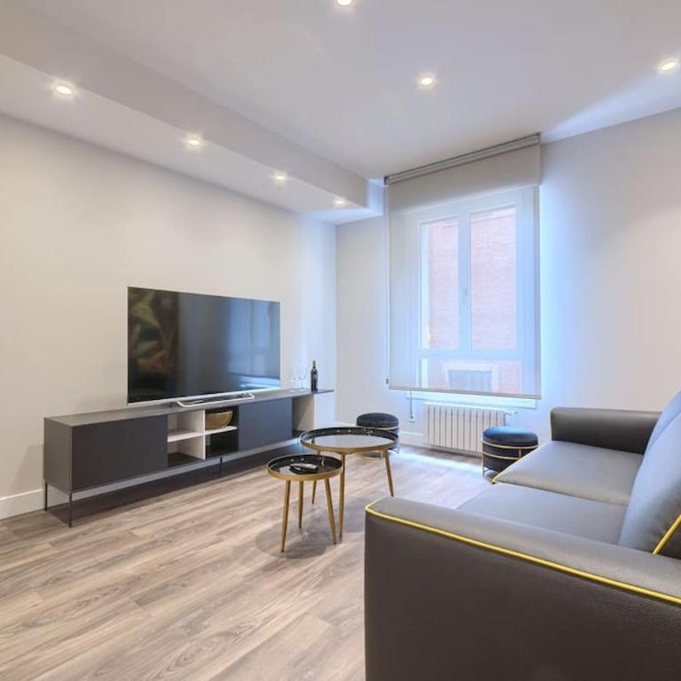 Euskalduna Azkuna Center by Next Stop Bilbao - Three-Bedroom Apartment - 4