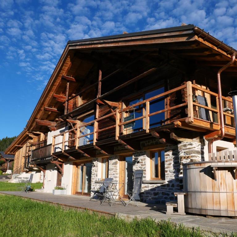 La ferme d'Hauteluce - Chambre d'hôtes - Chambre Double - Vue sur Montagne - 1