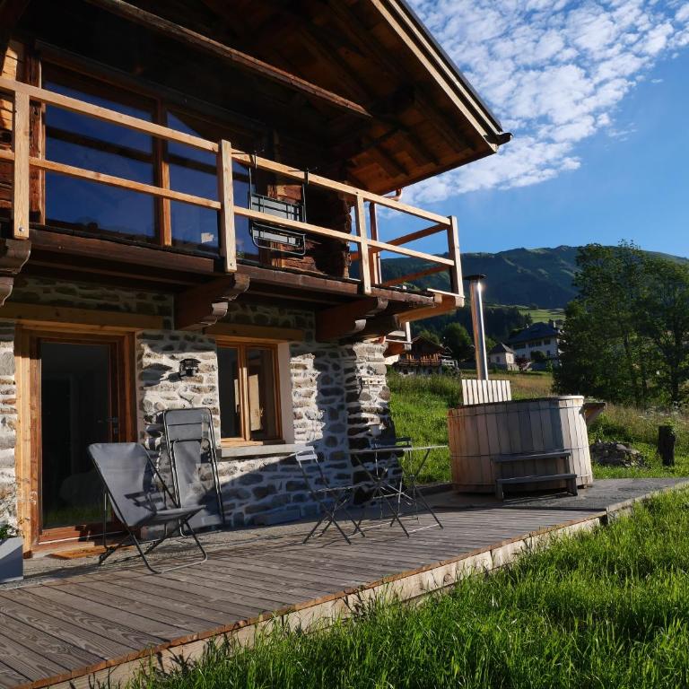 La ferme d'Hauteluce - Chambre d'hôtes - Chambre Double - Vue sur Montagne - 11