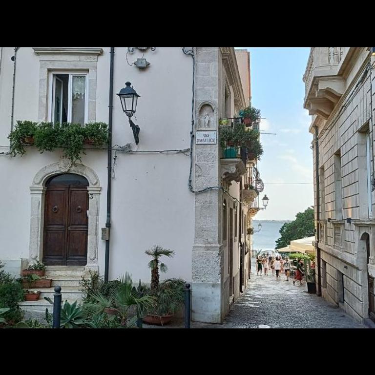 Alfonsino House - One-Bedroom House - 21
