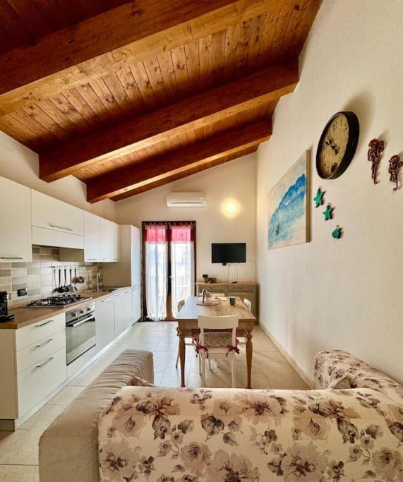 NURAS - Casa Le Ginestre - Appartamento con 2 Camere da Letto - 4