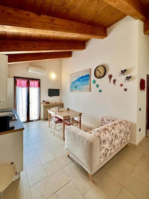 NURAS - Casa Le Ginestre - Appartamento con 2 Camere da Letto - 3