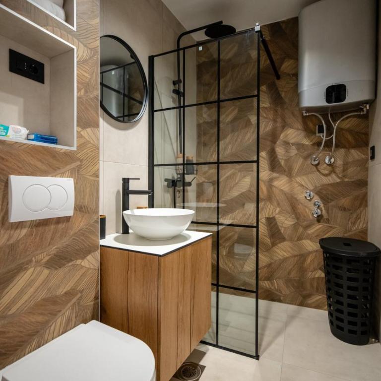 Zuma Lux Apartments - One-Bedroom Apartment - 34