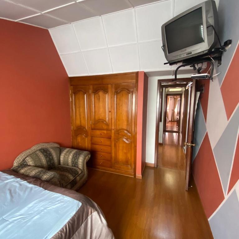 Hermosa casa con gran ubicación - Casa de 3 dormitorios - 36
