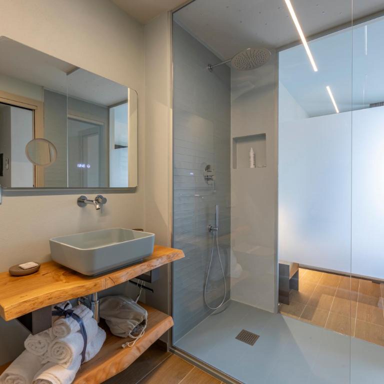 Luci Sul Mare -Boutique Rooms - Family Suite with Balcony - 19