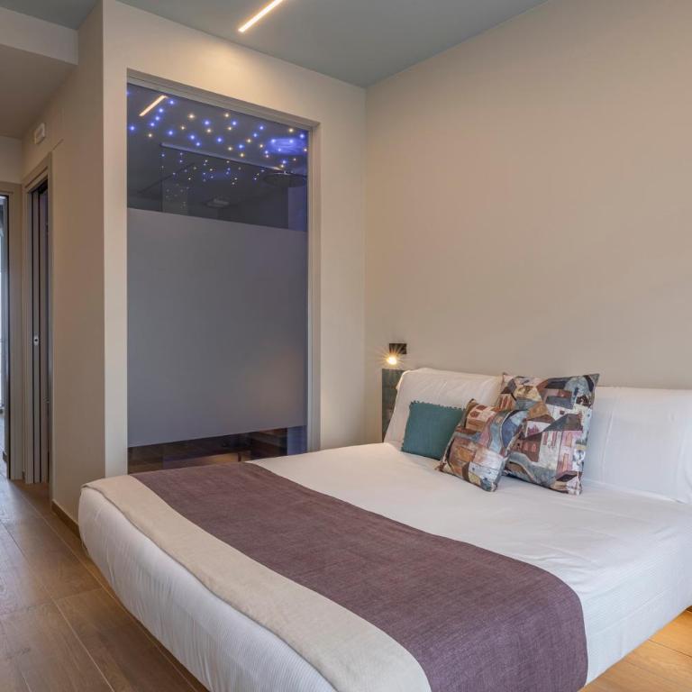 Luci Sul Mare -Boutique Rooms - Family Suite with Balcony - 2