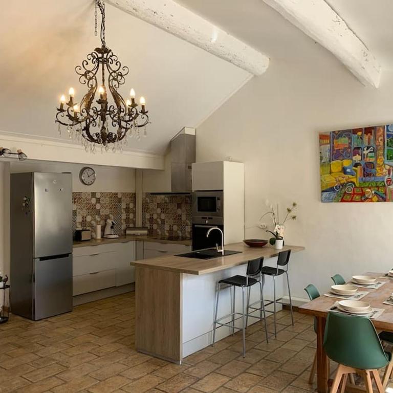 Duplex familial au cœur de la cité médiévale - Appartement - 9