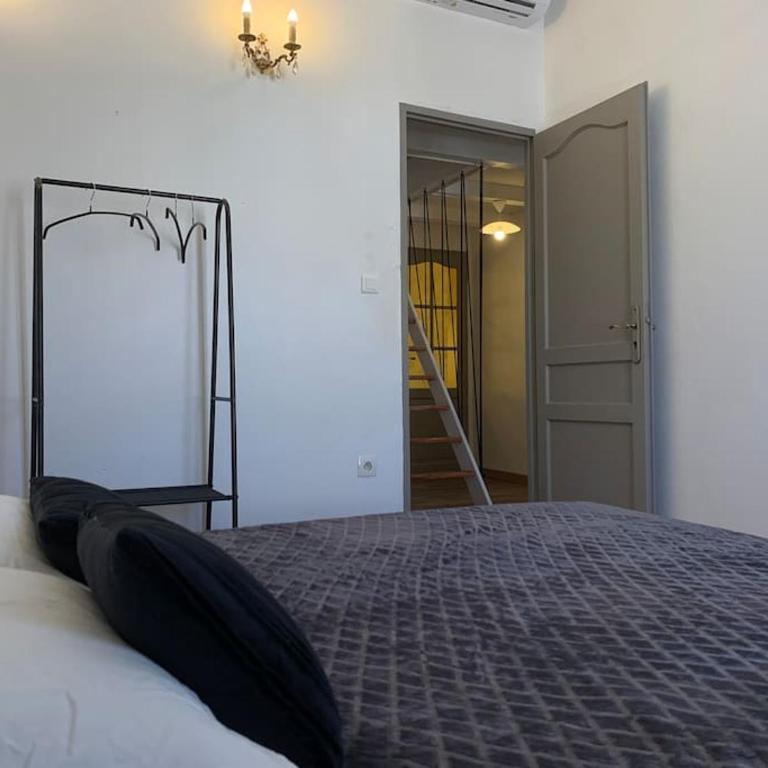 Duplex familial au cœur de la cité médiévale - Appartement - 16