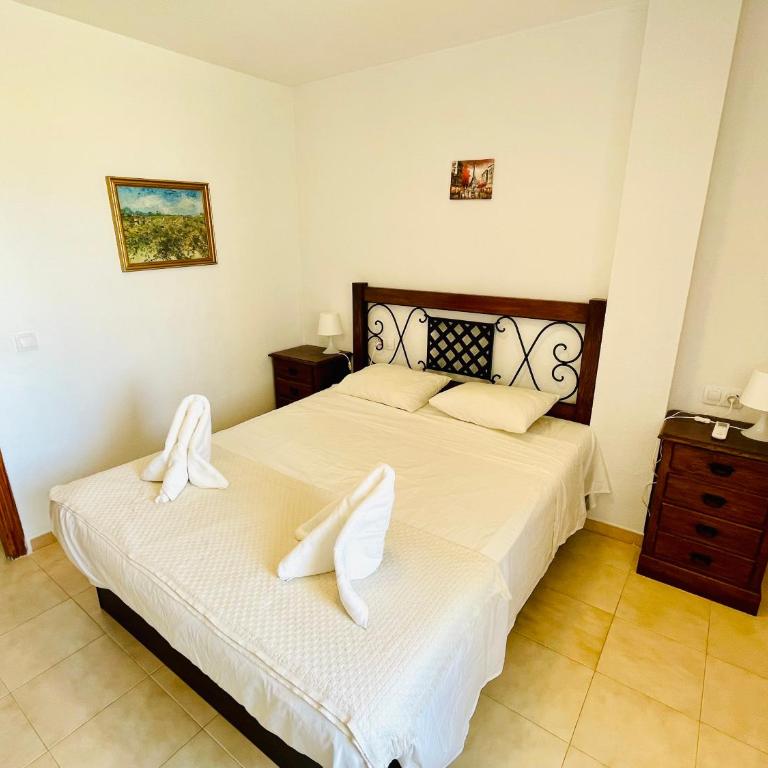 2 BR Beautiful apartment 300m from beach with pool! - Apartamento de 2 dormitorios con vistas al lago - 20