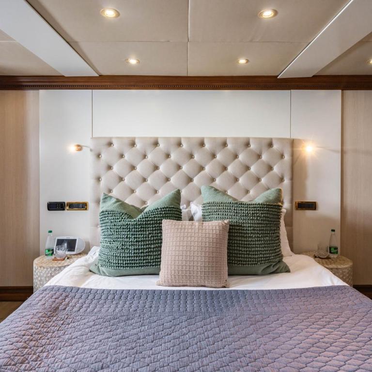 iRama Luxury Superyacht 6 Cabins & Hot Tub & Water Toys - Mobile Home - 16