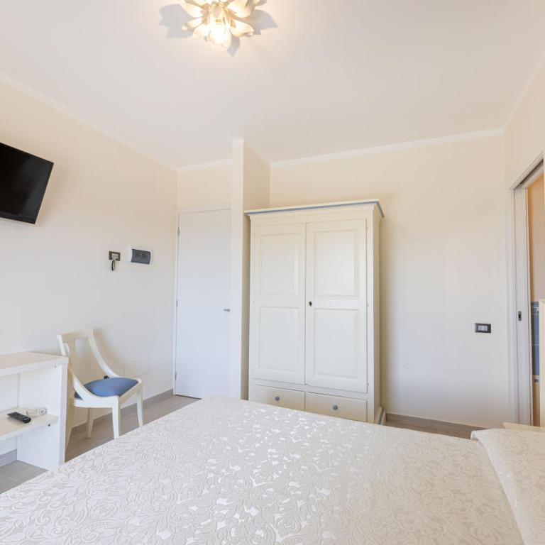 Villa Capitorsola - Deluxe Double Room with Balcony and View - 5