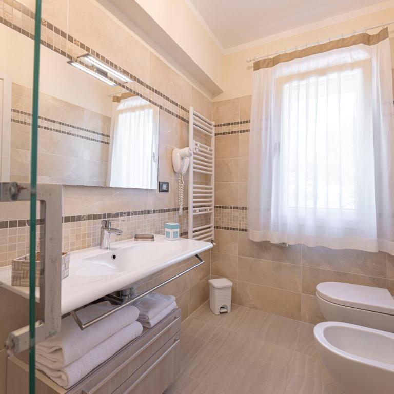 Villa Capitorsola - Triple Room with Terrace - 5