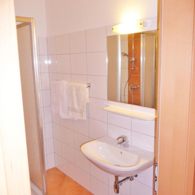 Ferienhäuser Tröster - Comfort Apartment mit zwei Schlafzimmern und Terrasse - 3