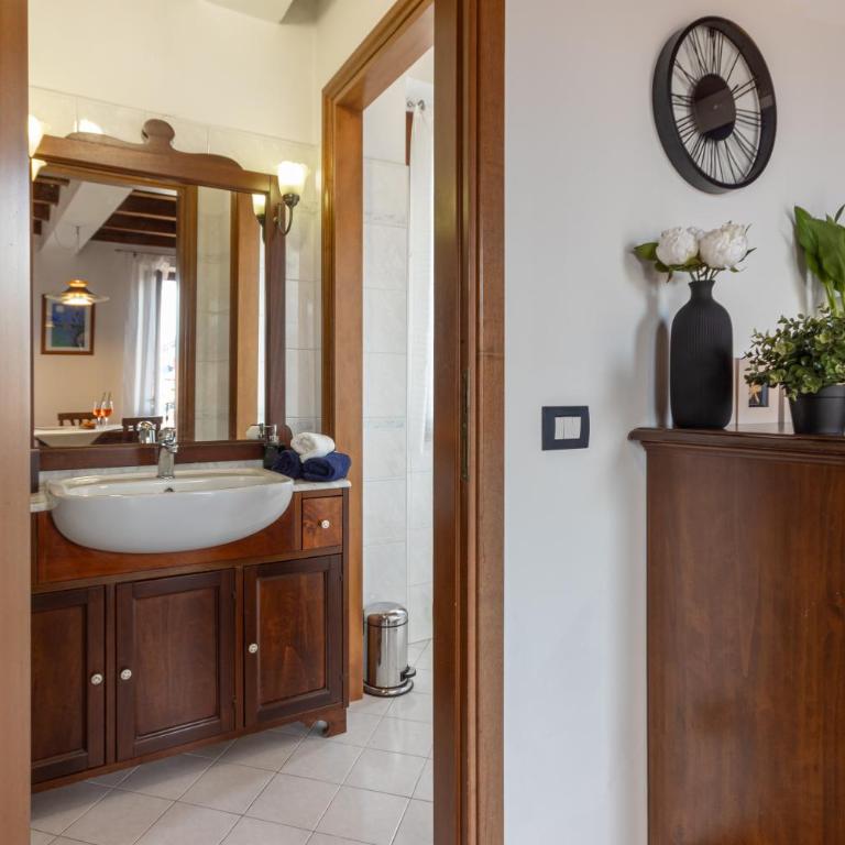 ArteLaguna - Appartamento con 2 Camere da Letto e con Vista Montagna - 14