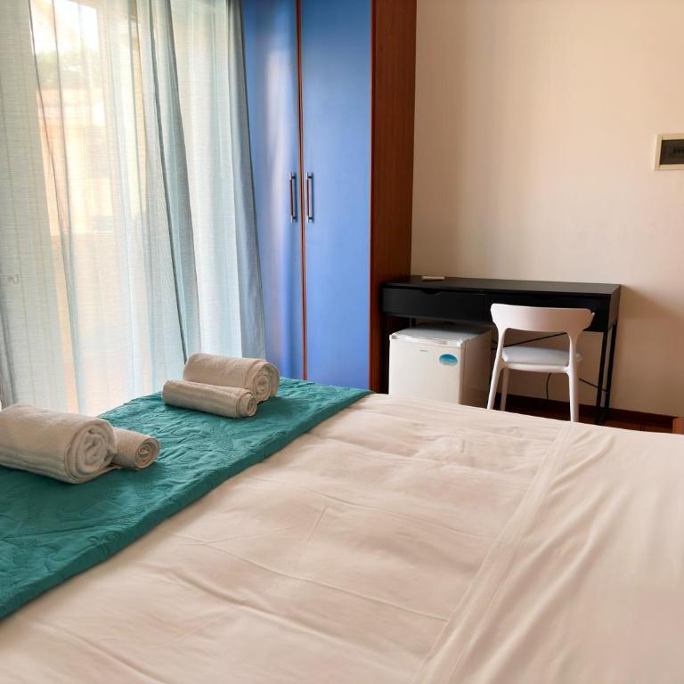Poseidon Bay Residence - Deluxe Double Room with Balcony - 3