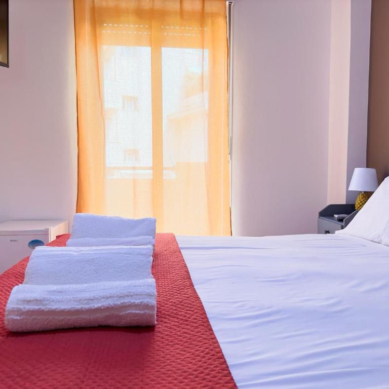 Poseidon Bay Residence - Deluxe Double Room with Balcony - 1