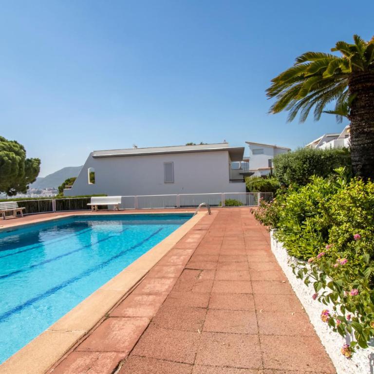Grifeu 15.1 - Casa adosada con piscina comunitaria - Casa - 3