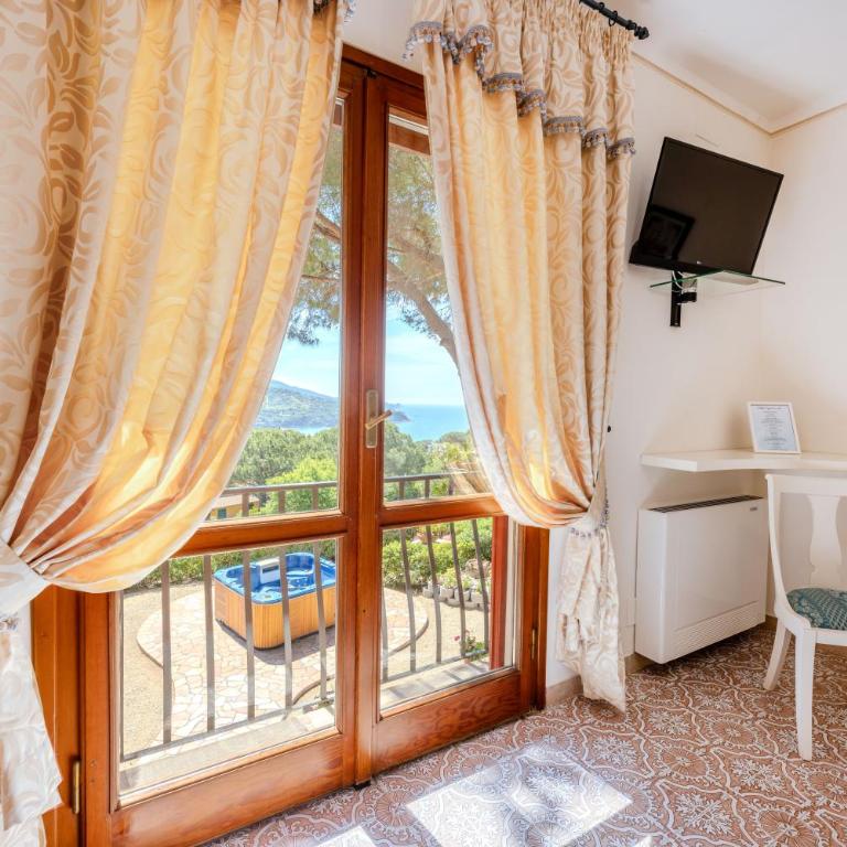 Villa Capitorsola - Deluxe Triple Room - 3