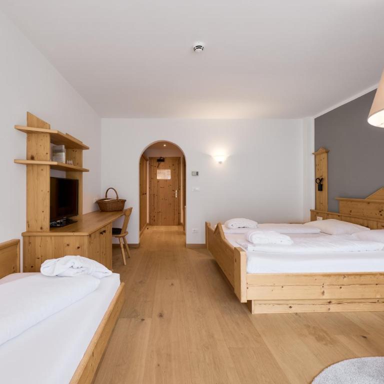 Wellness-Sporthotel Ratschings - Double Room with Balcony - 20