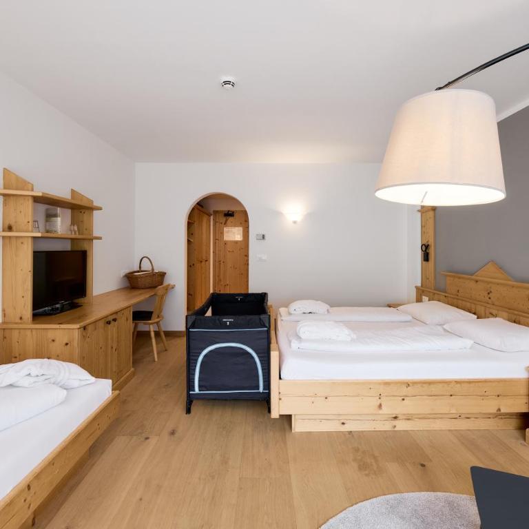 Wellness-Sporthotel Ratschings - Double Room with Balcony - 17