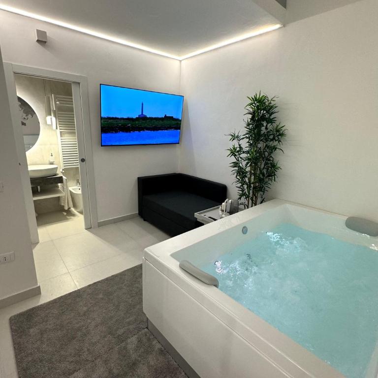 Acqua e Sale - Suite Deluxe con Vasca Idromassaggio - 1