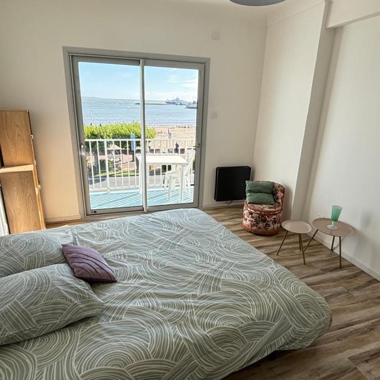 La Ligne Bleue - Appartement 2 Chambres avec Balcon et Vue sur la Mer - 9