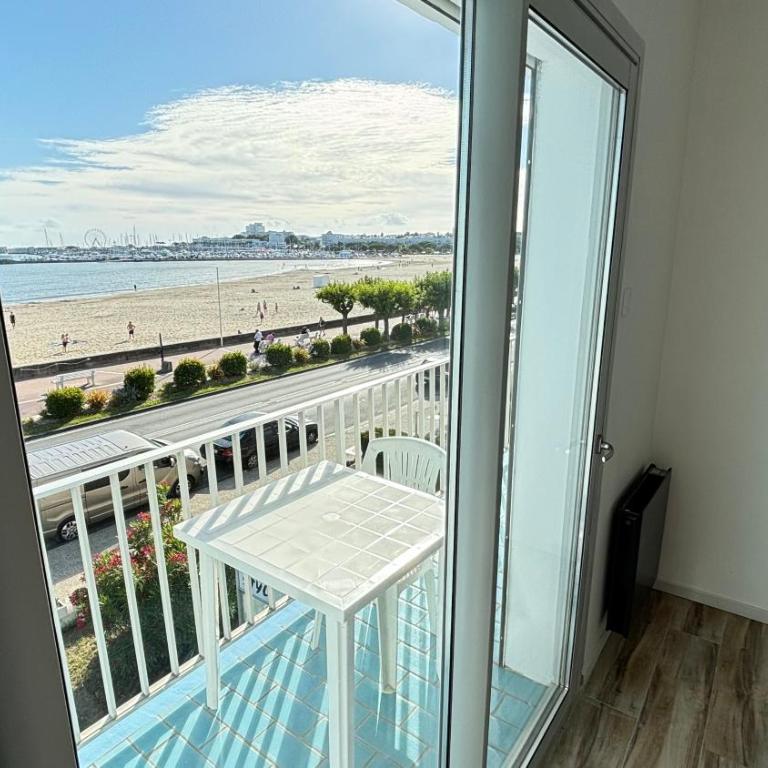 La Ligne Bleue - Appartement 2 Chambres avec Balcon et Vue sur la Mer - 11