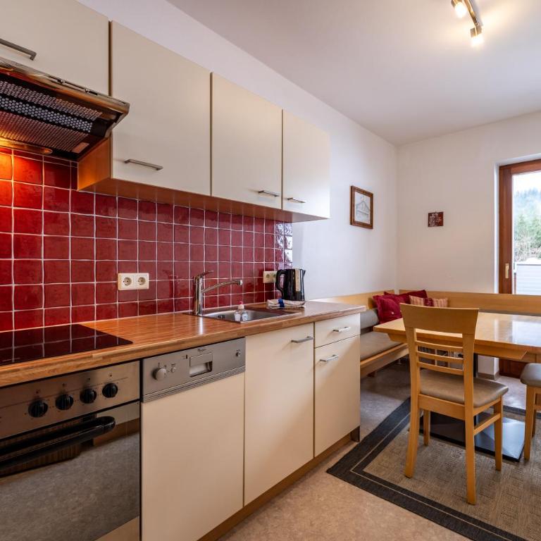 Hornergut - Two-Bedroom Apartment with Balcony - 13