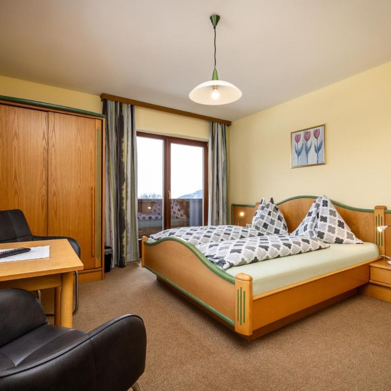 Hornergut - Two-Bedroom Apartment with Balcony - 14