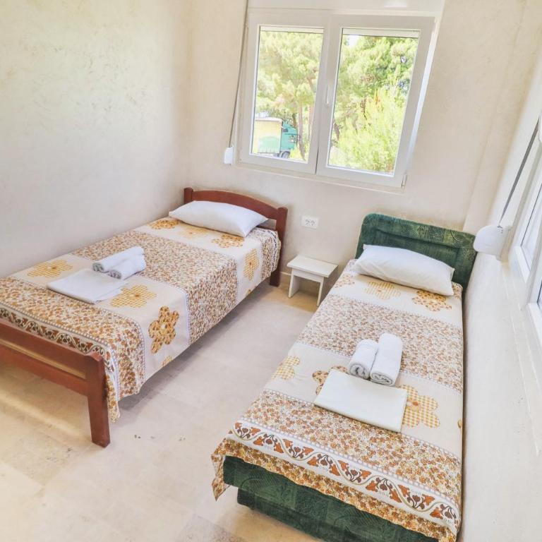 Ratac Eco Guest House - Četvorokrevetna Soba s Terasom - 17