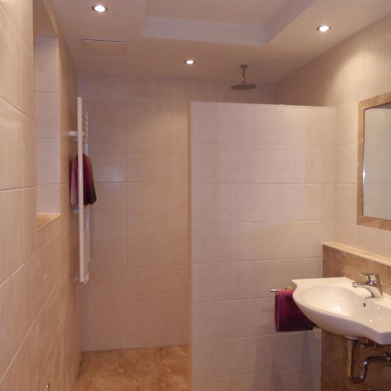Schloßburg Reiserhof - One-Bedroom Apartment with Balcony - 6