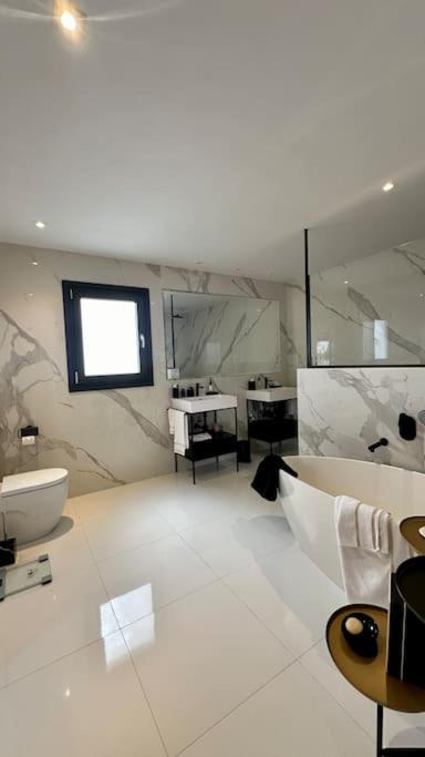 Stunning villa near the beach - Villa - 6