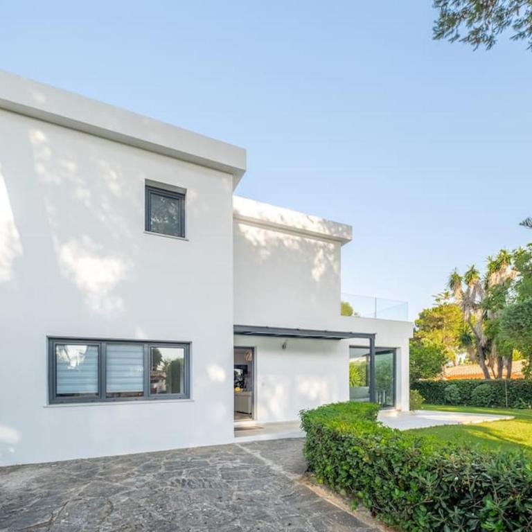 Stunning villa near the beach - Villa - 16