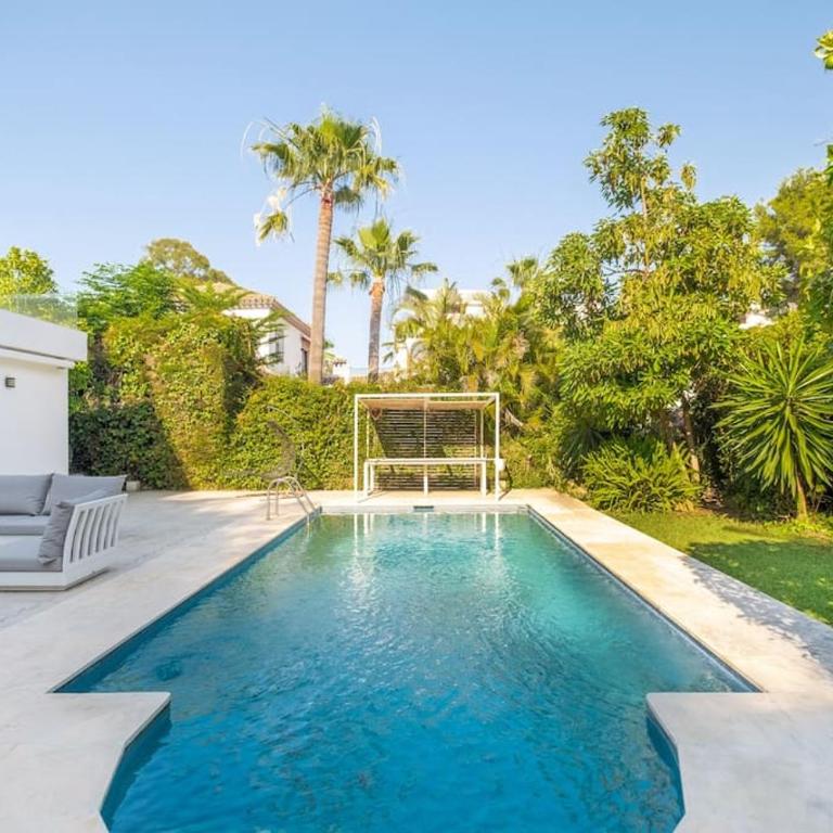 Stunning villa near the beach - Villa - 24