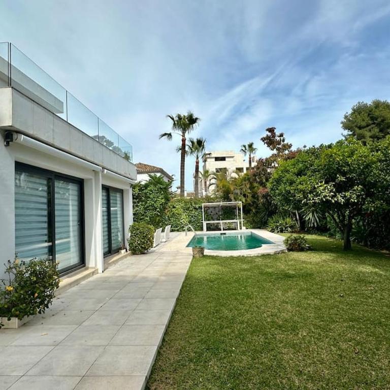 Stunning villa near the beach - Villa - 25
