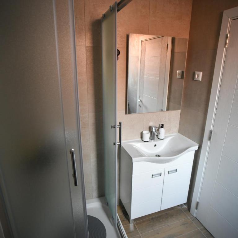 Apartman M46 - One-Bedroom Apartment - 13
