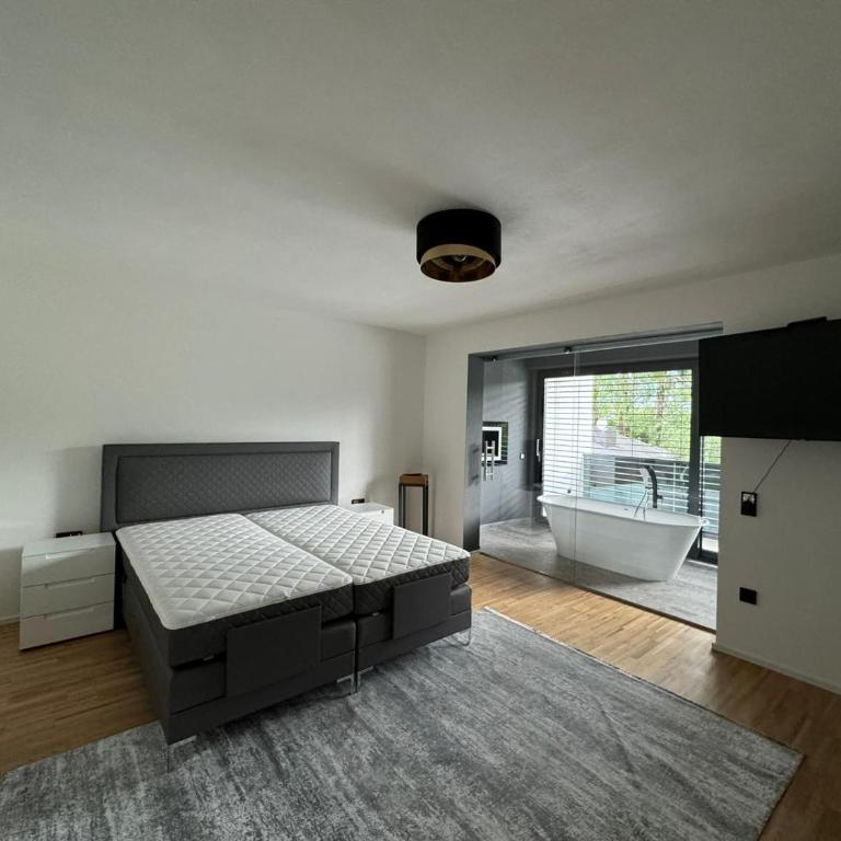 Villa Modern - Three-Bedroom Townhouse - 8