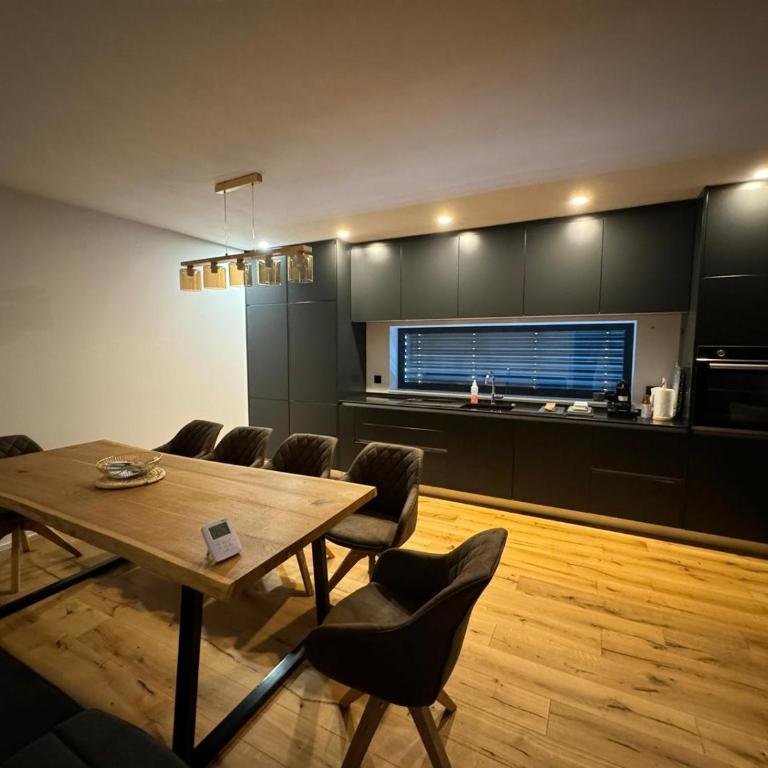 Villa Modern - Three-Bedroom Townhouse - 12
