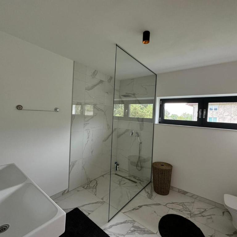 Villa Modern - Three-Bedroom Townhouse - 21