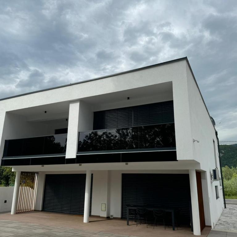 Villa Modern - Three-Bedroom Townhouse - 2