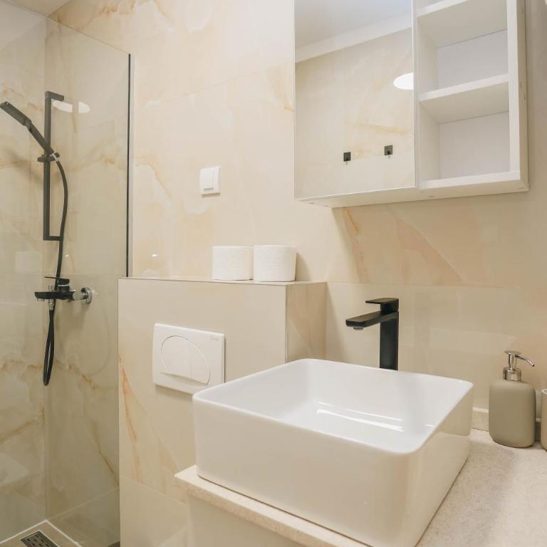 Toplish 1 Top holiday in Budva - Apartman sa 1 Spavaćom Sobom - 6