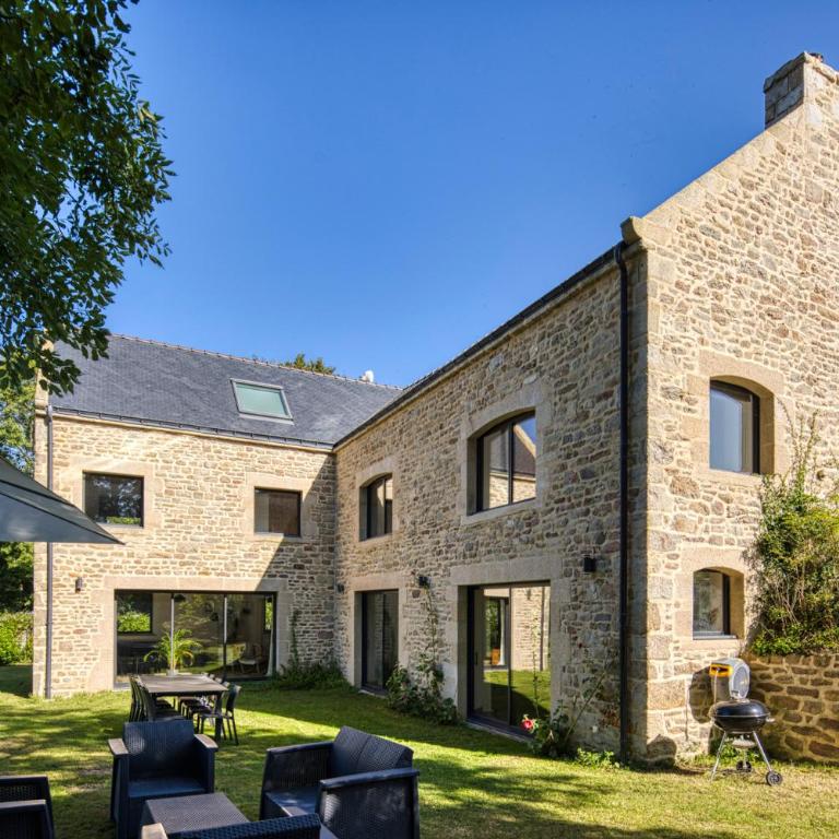 Villa Piscine & Presqu'île - Four-Bedroom House - 2