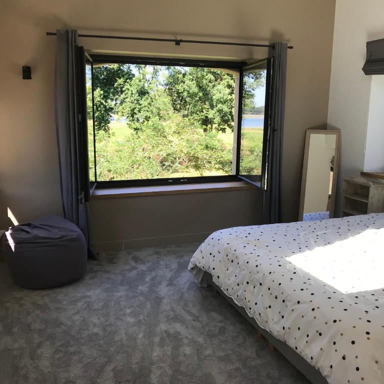 Villa Piscine & Presqu'île - Four-Bedroom House - 17