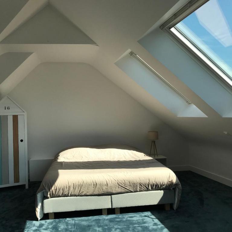 Villa Piscine & Presqu'île - Four-Bedroom House - 21