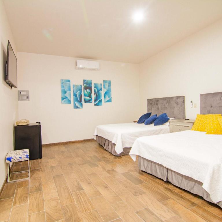 Quinta San Carlos Ensenada - Habitación Doble con baño privado - 2 camas - 12