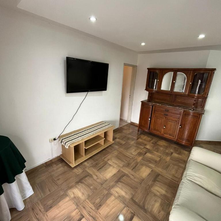 Departamento -Ocampo- Barrio General Paz con vista a Rio, Terraza y Balcon By Apartcba - Two-Bedroom Apartment - 4