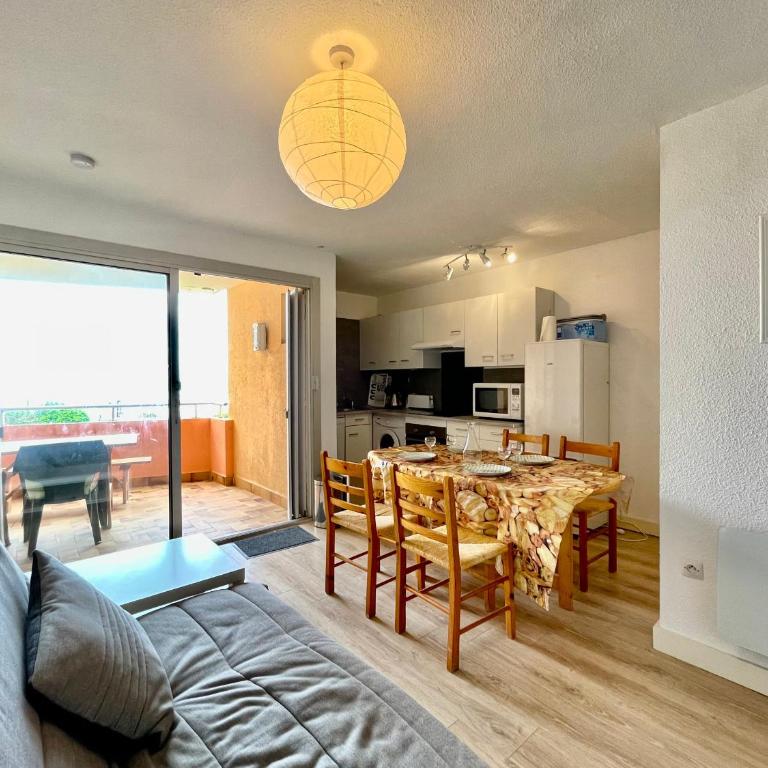 Appartement T3 face à la mer avec terrasse et parking privé à Sète - FR-1-338-587 - Apartment - 2