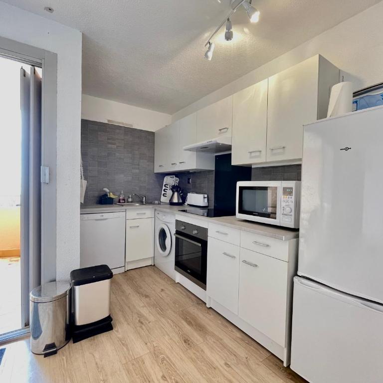 Appartement T3 face à la mer avec terrasse et parking privé à Sète - FR-1-338-587 - Apartment - 4