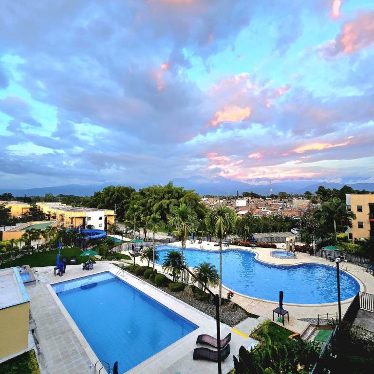 Apartamentos PRIVADOS 2 - 3 Habitaciones 4 Piscinas, 3 Jacuzzi, Sauna Cerca Aeropuerto Eden y Parque del Cafe por Molca Travel - Two-Bedroom Apartment - 7