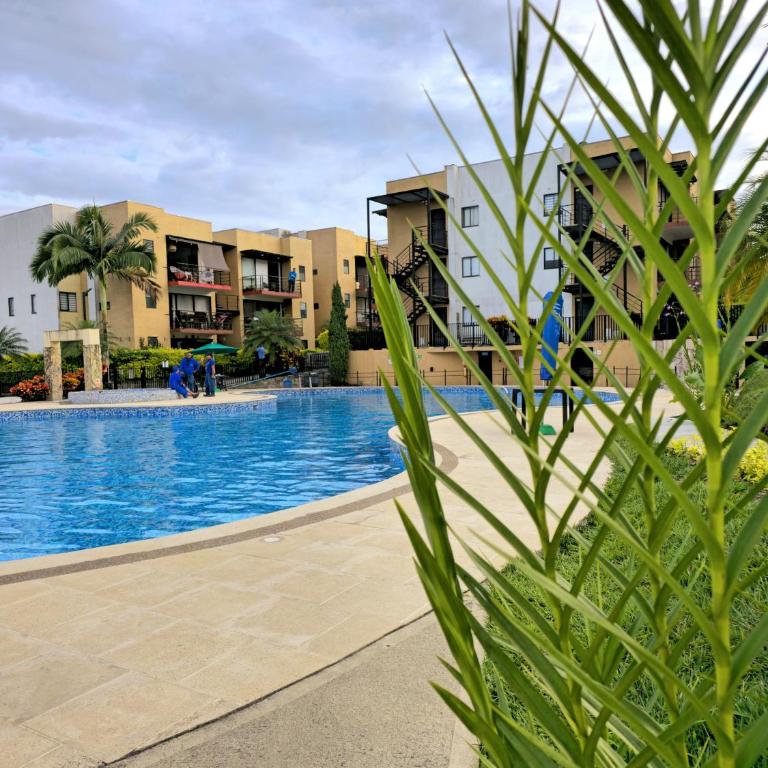 Apartamentos PRIVADOS 2 - 3 Habitaciones 4 Piscinas, 3 Jacuzzi, Sauna Cerca Aeropuerto Eden y Parque del Cafe por Molca Travel - Two-Bedroom Apartment - 45